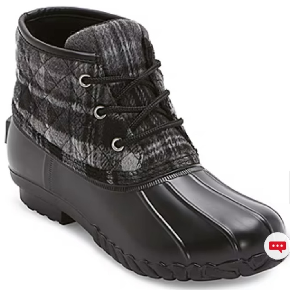 NWT Size 7 winter boots
